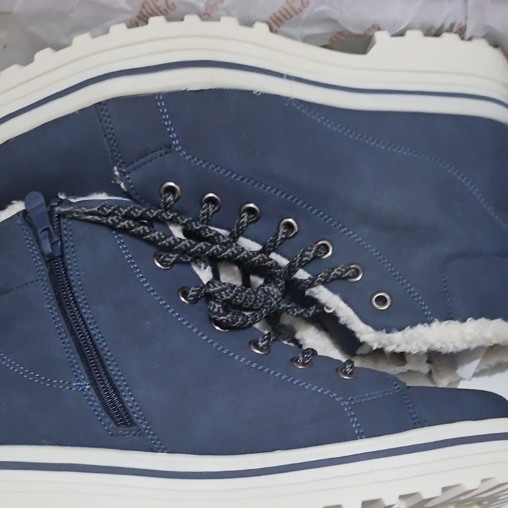 GC SHOES Justine Lace-up Navy Bootie - Blue - 9.5. Like New - Picture 7 of 8